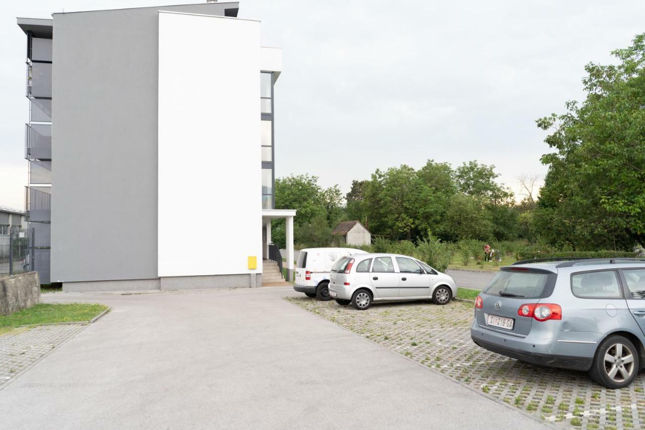 Jacuzzi studio apartman Mare's Zagreb Exterior foto
